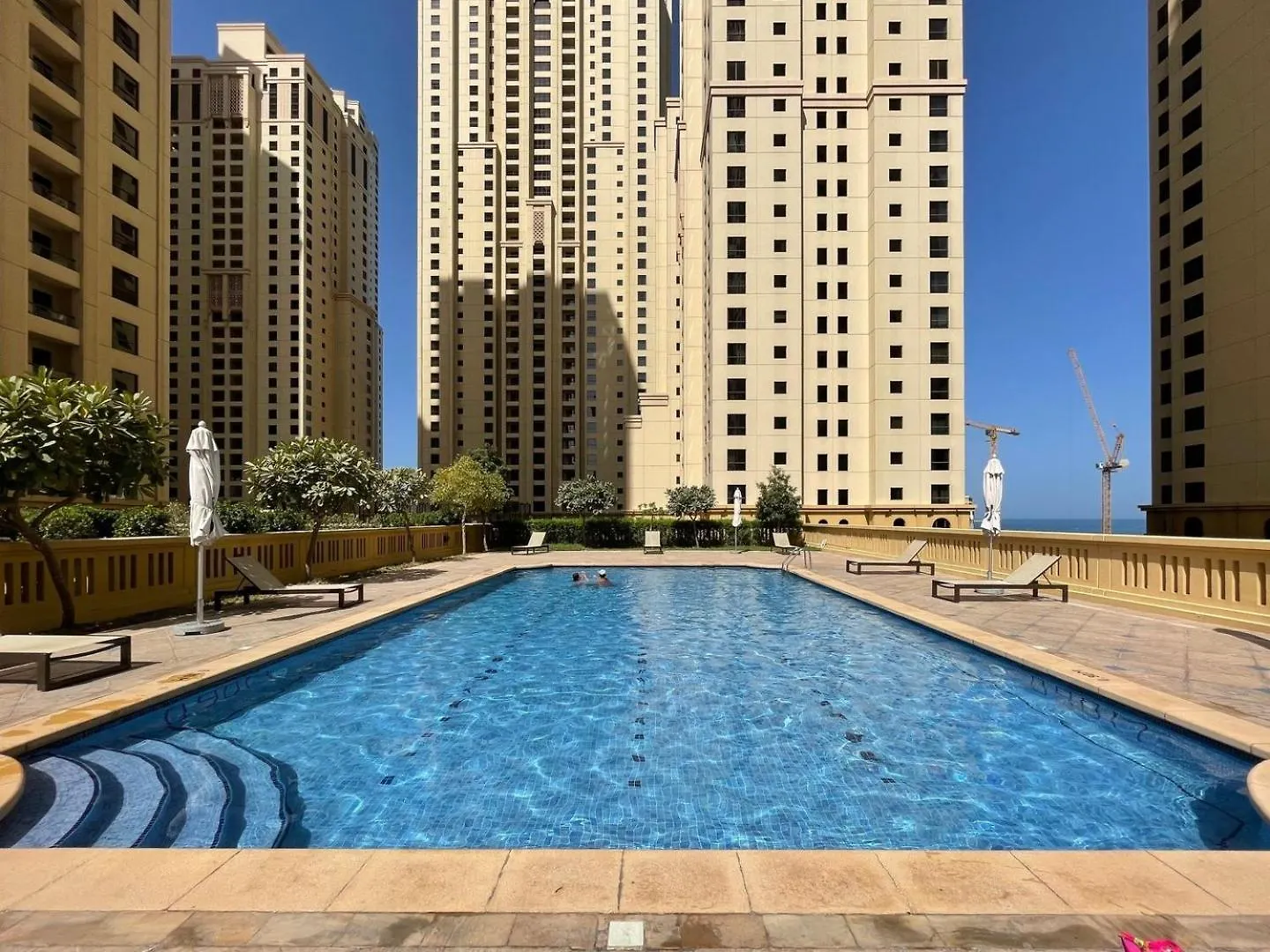 Guestready - Contemporary Apt In Jbr contacts